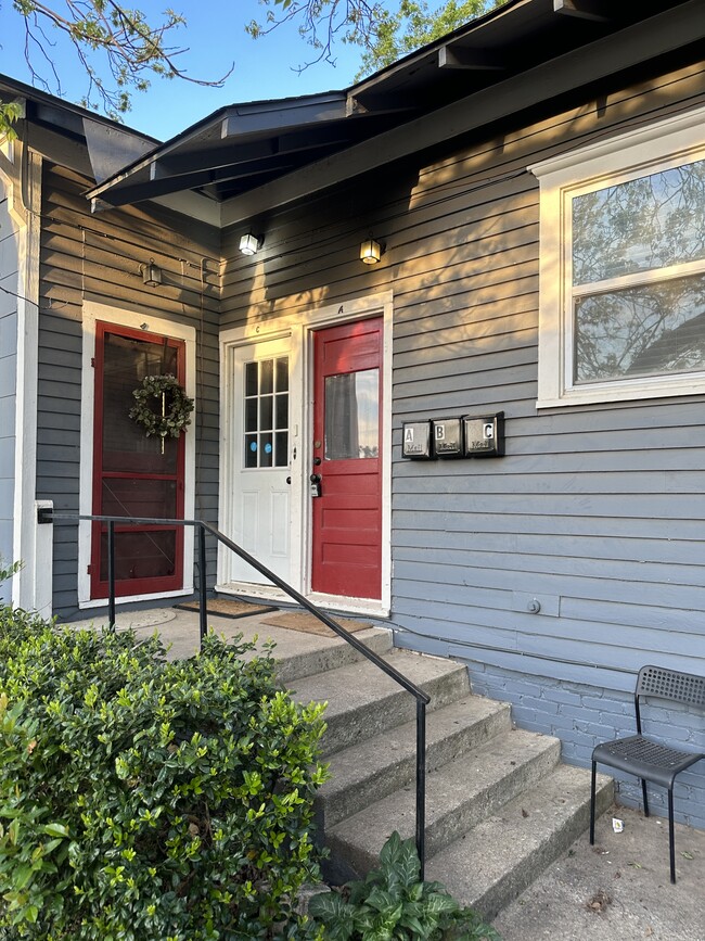 Building Photo - 132 Woodland St