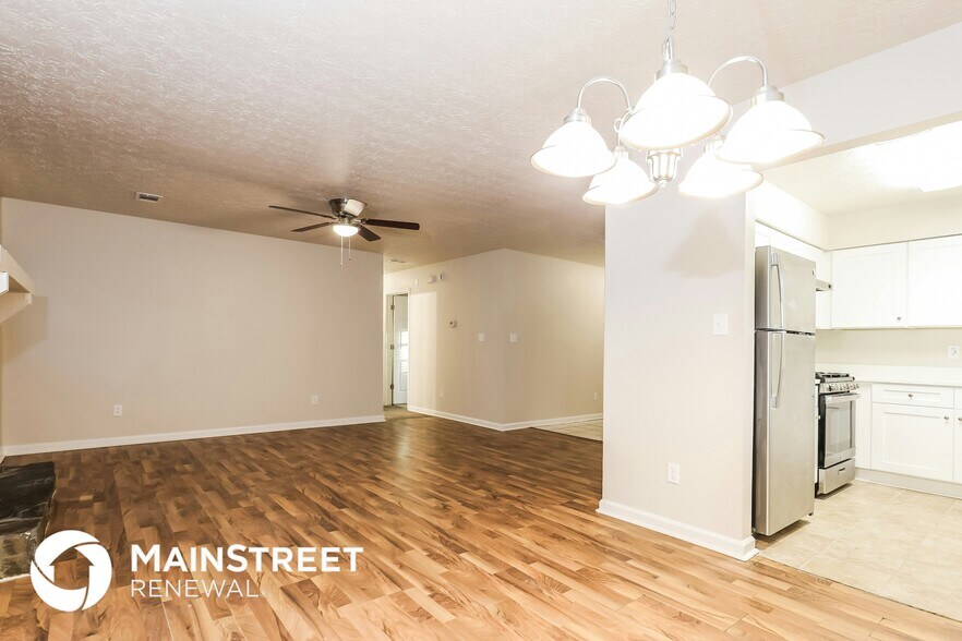 Building Photo - 9395 Forest Knoll Dr