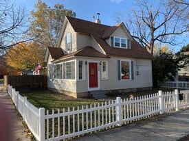 Building Photo - 1529 S Vermont Ave