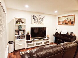Living room. Furnitures not included - 12024 Country Mill Dr