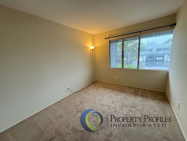 Building Photo - Spacious 3 Bdrm 2.5 Bath Mililani Townhouse