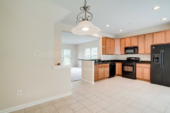 Building Photo - 23515 Forest Haven Way