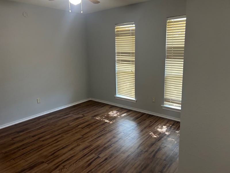 Building Photo - 403 Frankie Ln