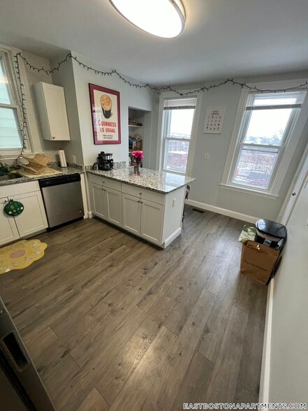 Building Photo - 114 Falcon St