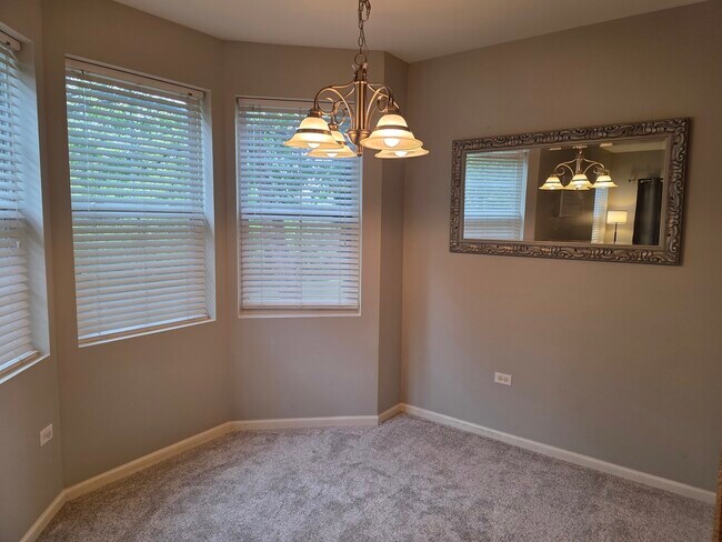 Building Photo - 2250 Aurora Dr