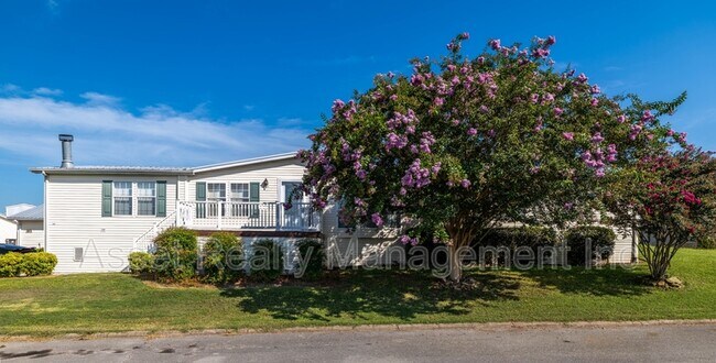 Building Photo - 1322 Silver Charm Way
