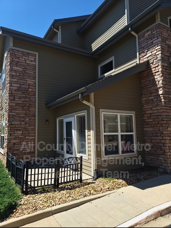 Primary Photo - 3235 S Walden Ct