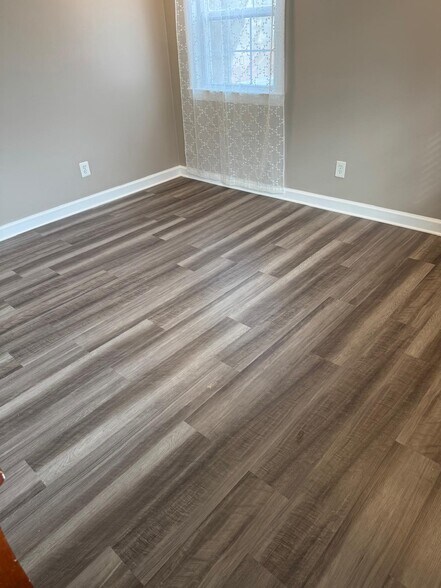 Building Photo - 1467 Charlestown Dr