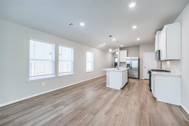 Building Photo - 17586 Rosette Grass Dr