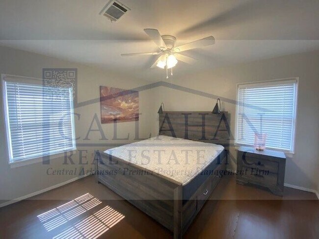 Building Photo - Furnished Long term apartment in Park Hill!!