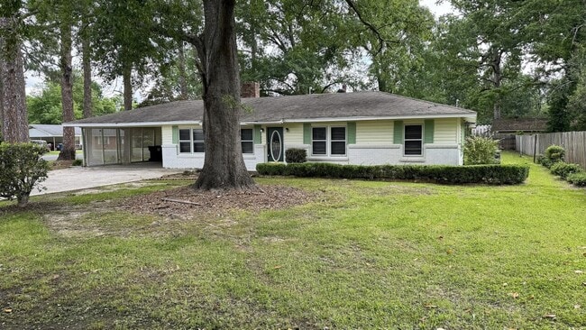 Building Photo - 204 Bastrop Drive