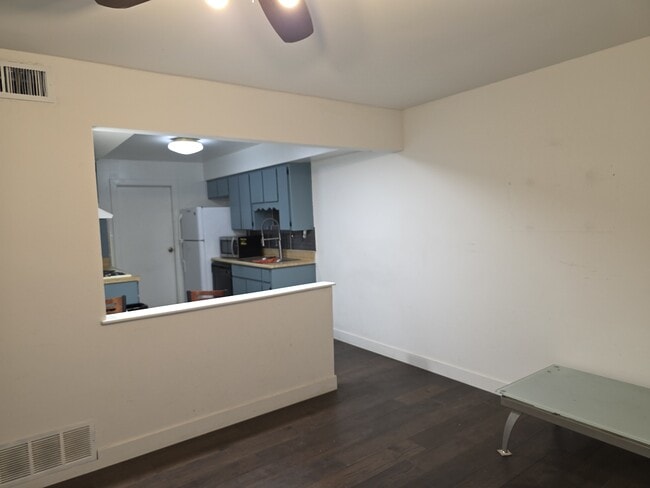 Building Photo - 4924 N Woodmere Fairway