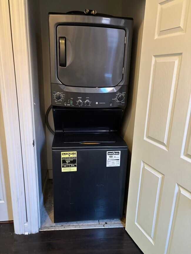 Building Photo - 6346 S Saint Lawrence Ave