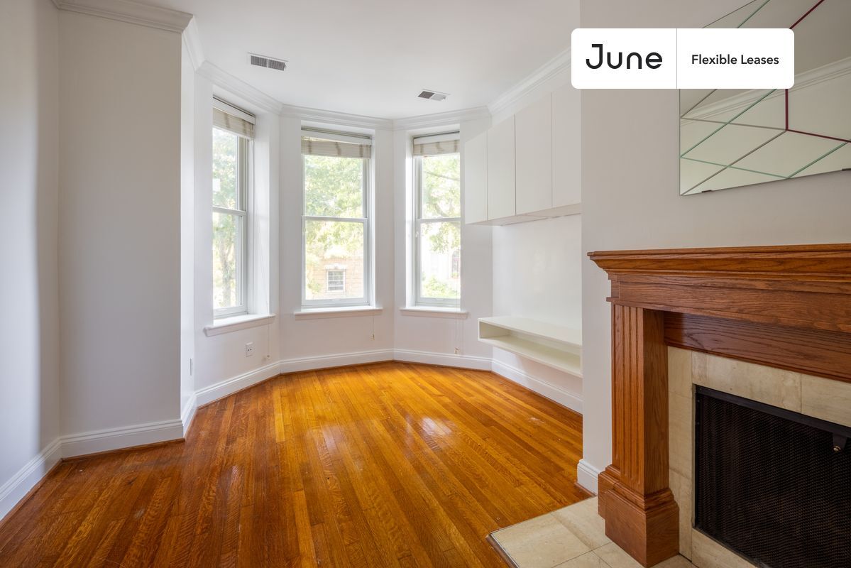 Building Photo - 1835 Mintwood Pl NW