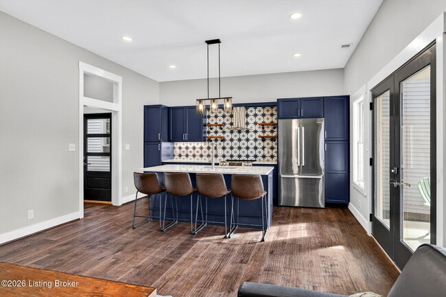 Building Photo - 914 Ash St