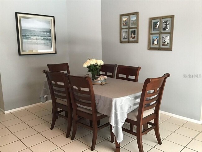 Building Photo - 3662 Chatham Dr