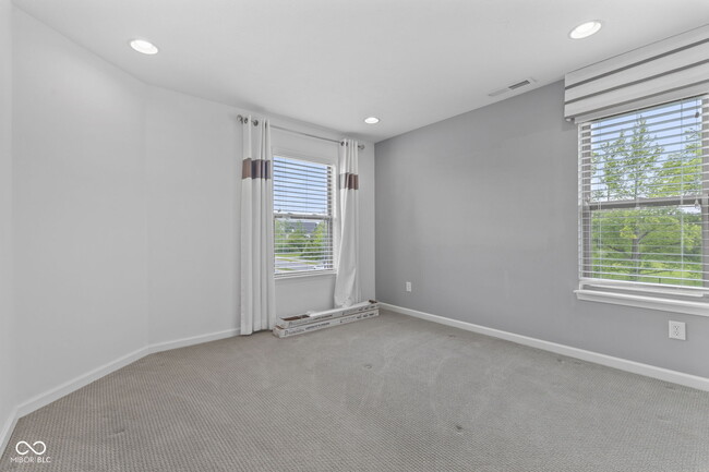 Building Photo - 13093 Grand Vue Dr