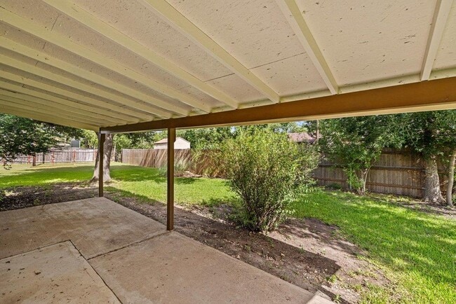 Building Photo - 704 Brookwood Cir