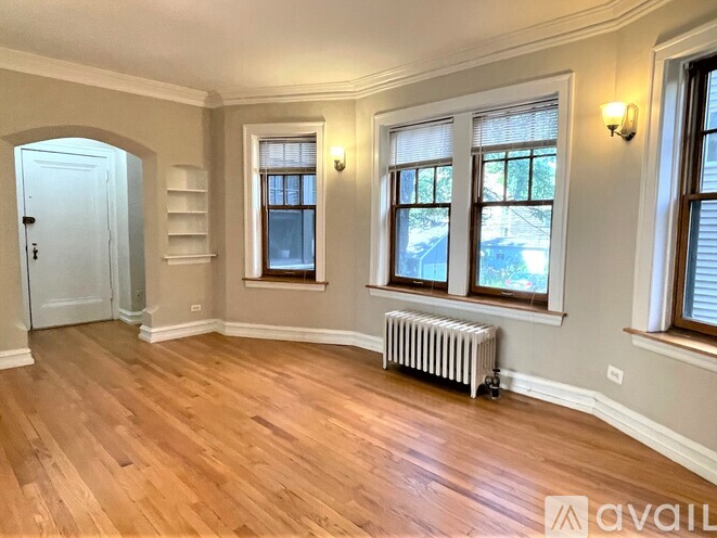 Building Photo - 1354 W Carmen Ave