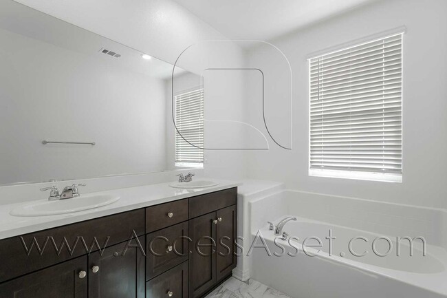 Building Photo - 34495 Agave Dr