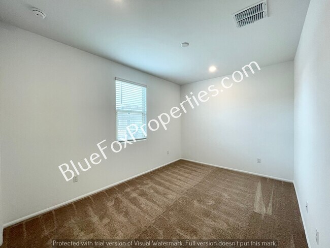 Building Photo - 6305 E Desert Peak Dr