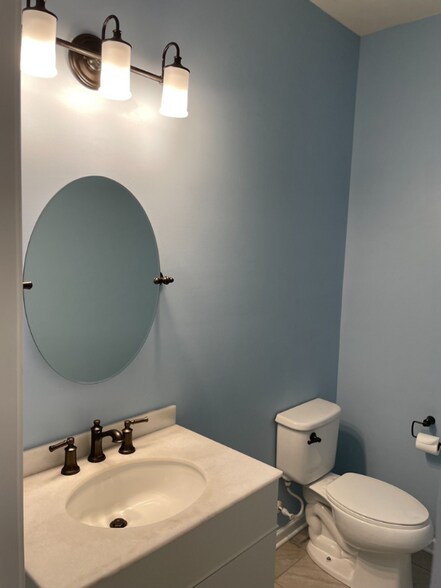 Building Photo - 2097 Shady Pond Dr