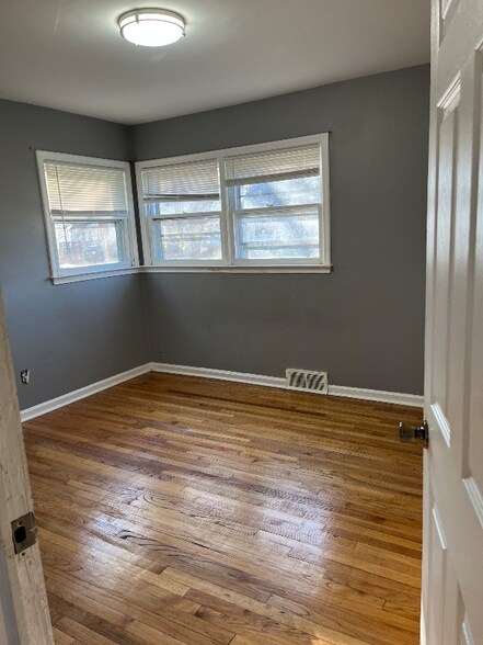 Building Photo - 18860 Poinciana