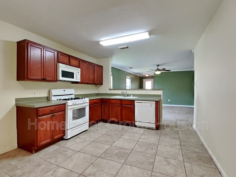 Building Photo - 3602 Avalon Castle Dr