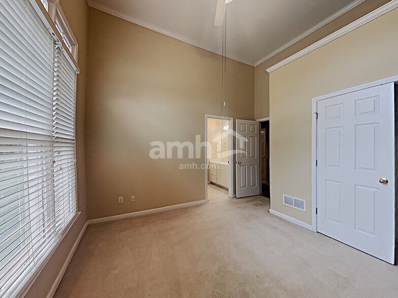 Building Photo - 4850 Duncans Lake Dr NE