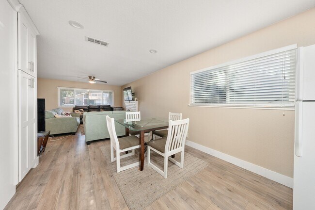 Building Photo - 123 Lido Cir