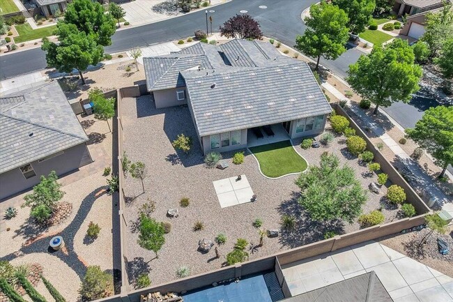 Building Photo - Coral Canyon Living! 3 Bedroom Home with C...