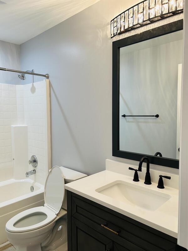 Building Photo - 305 Claybrooke Dr