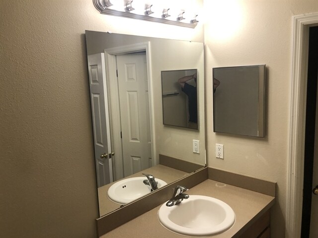 Building Photo - 3305 New Beginnings Ln