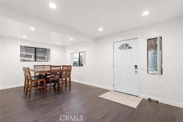 Building Photo - 55305 S Circle Dr