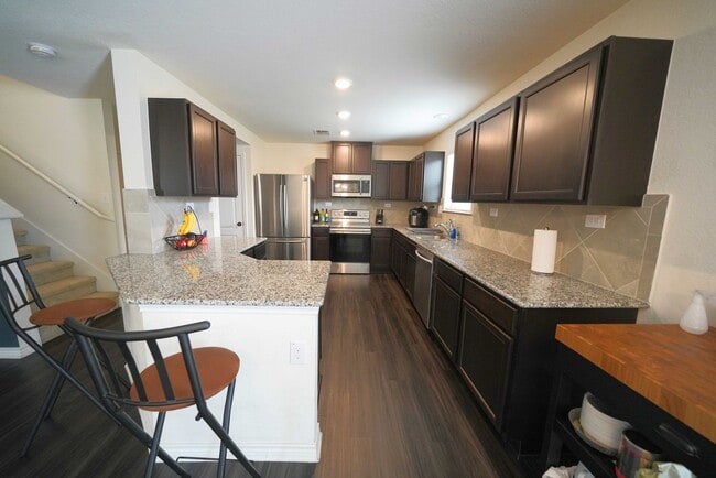 Building Photo - Beautiful Home Now Available in Miller Ran...