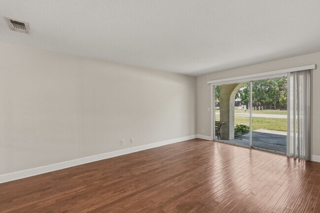 Building Photo - 1757 El Camino Rd