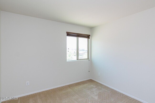 Building Photo - 26833 N 14th Ln