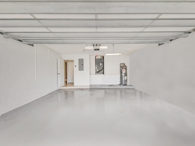 Building Photo - 7747 Villa Nova Dr