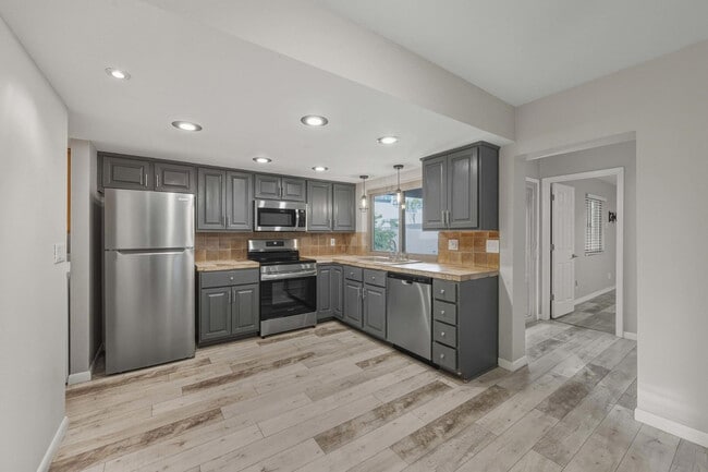 Building Photo - 17024 E Calle Del Sol