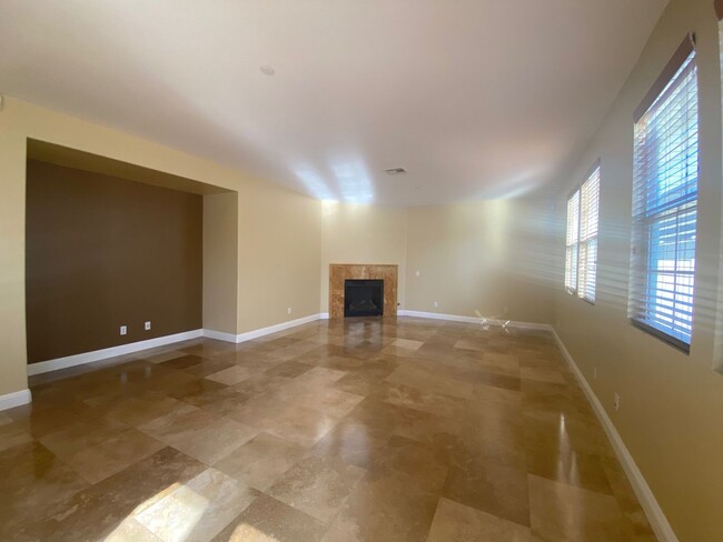 Building Photo - Loma Linda 4 Bedroom Located in Mission La...