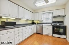 Building Photo - 545 Trinity Pl