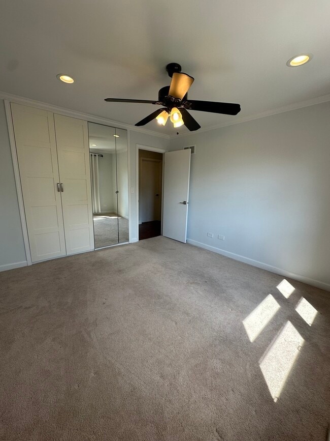 Building Photo - 567 Lorelei Dr