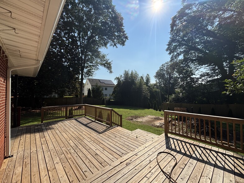 Deck - 1964 Braeburn Cir SE
