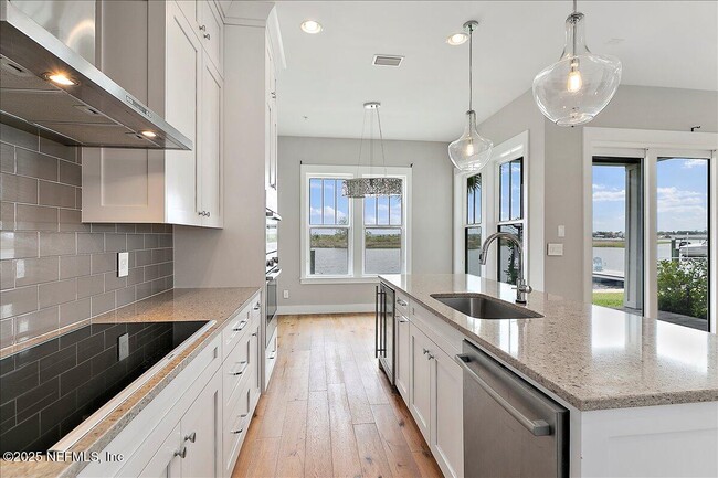 Building Photo - 2260 Beach Blvd