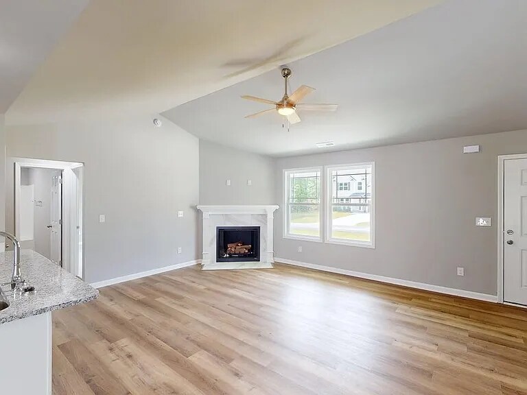 Building Photo - 204 Grand Oaks Dr