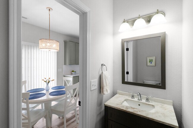 Building Photo - 558 Calen Ln