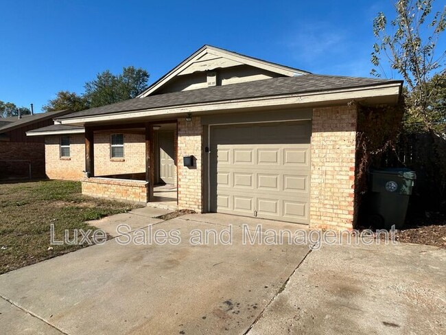 Building Photo - 605 Moraine Ave