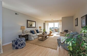 Building Photo - Utilities Paid! Modern 2 Bed Condo on the ...