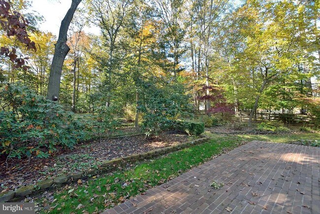 Building Photo - 11093 Robert Carter Rd