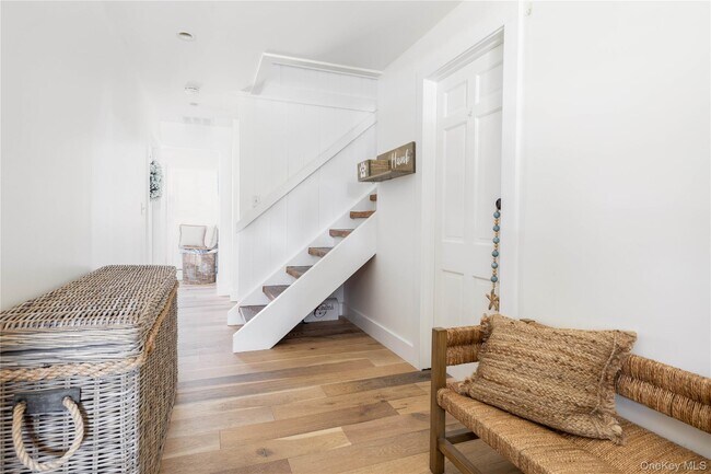 Building Photo - 10 Cedar Ave